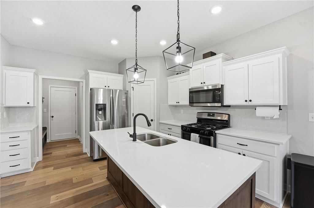 2209 Greenfield Court — photo 2