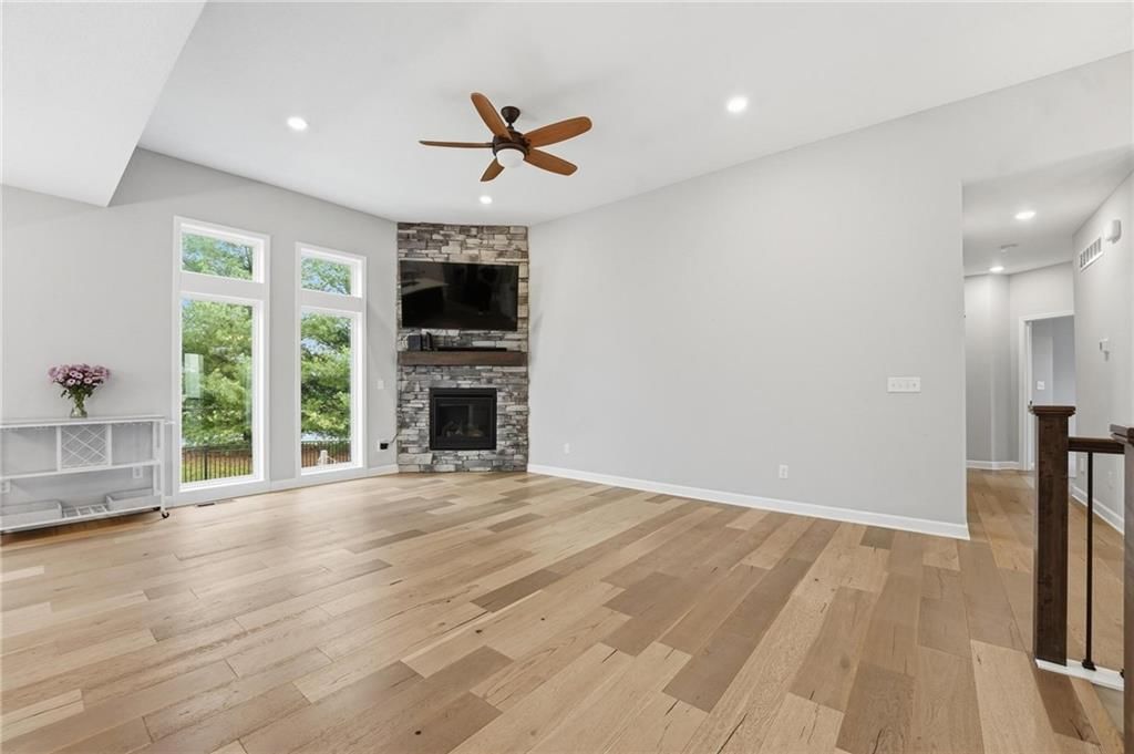 2209 Greenfield Court — photo 8