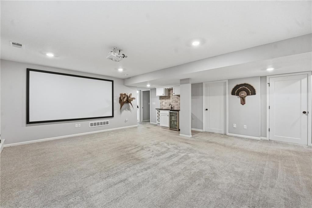 2209 Greenfield Court — photo 35
