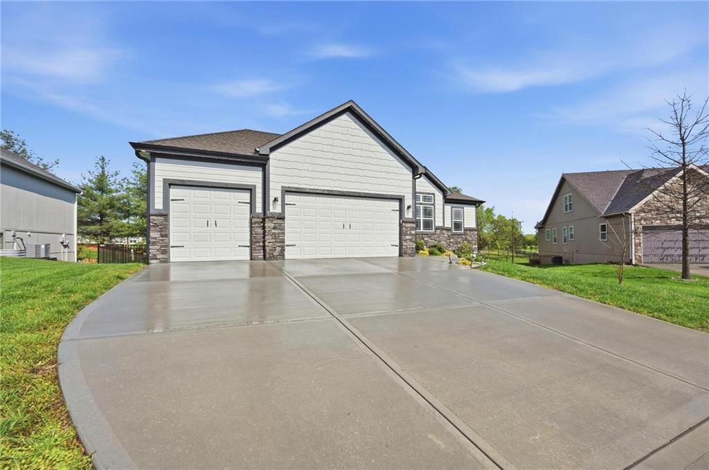 2209 Greenfield Court — photo 47