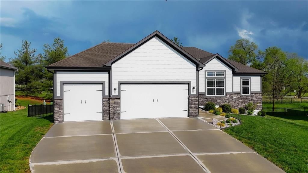 2209 Greenfield Court — photo 49