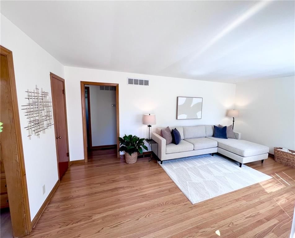 1716 N High Street — photo 2
