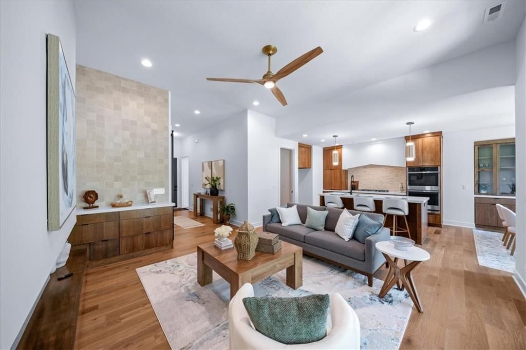 2124 SW Wheatfield Drive — photo 5