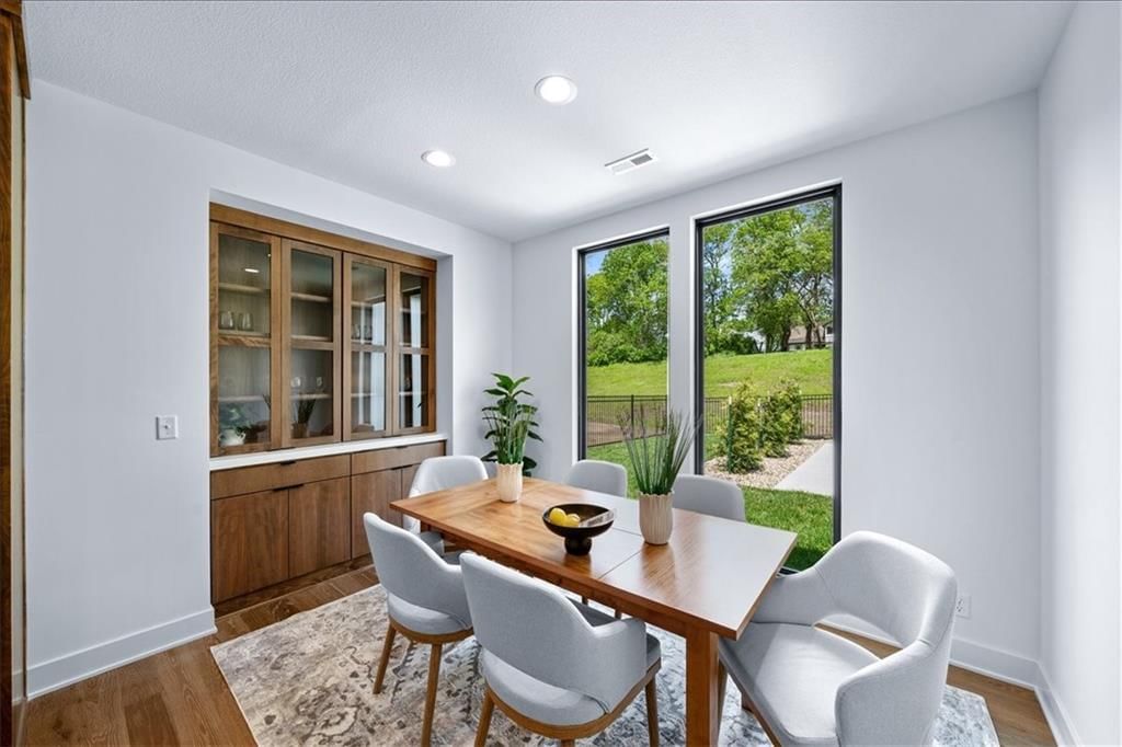 2124 SW Wheatfield Drive — photo 11
