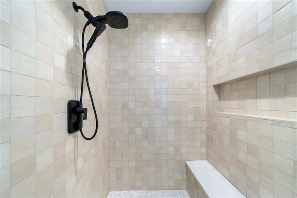 2124 SW Wheatfield Drive — photo 16