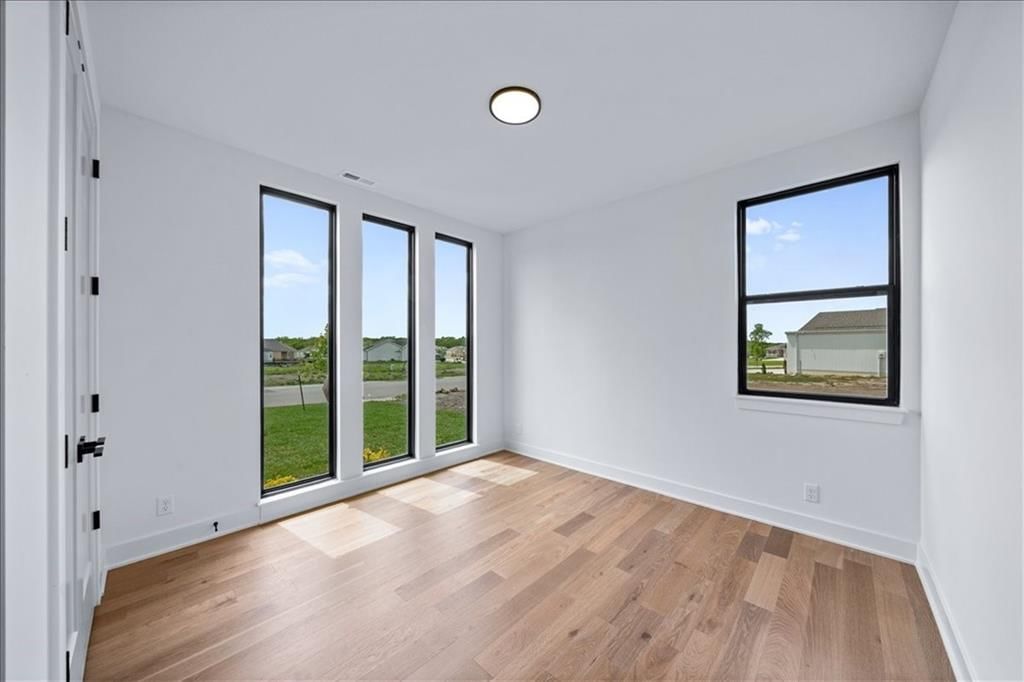2124 SW Wheatfield Drive — photo 21