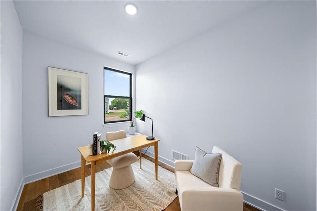 2124 SW Wheatfield Drive — photo 23