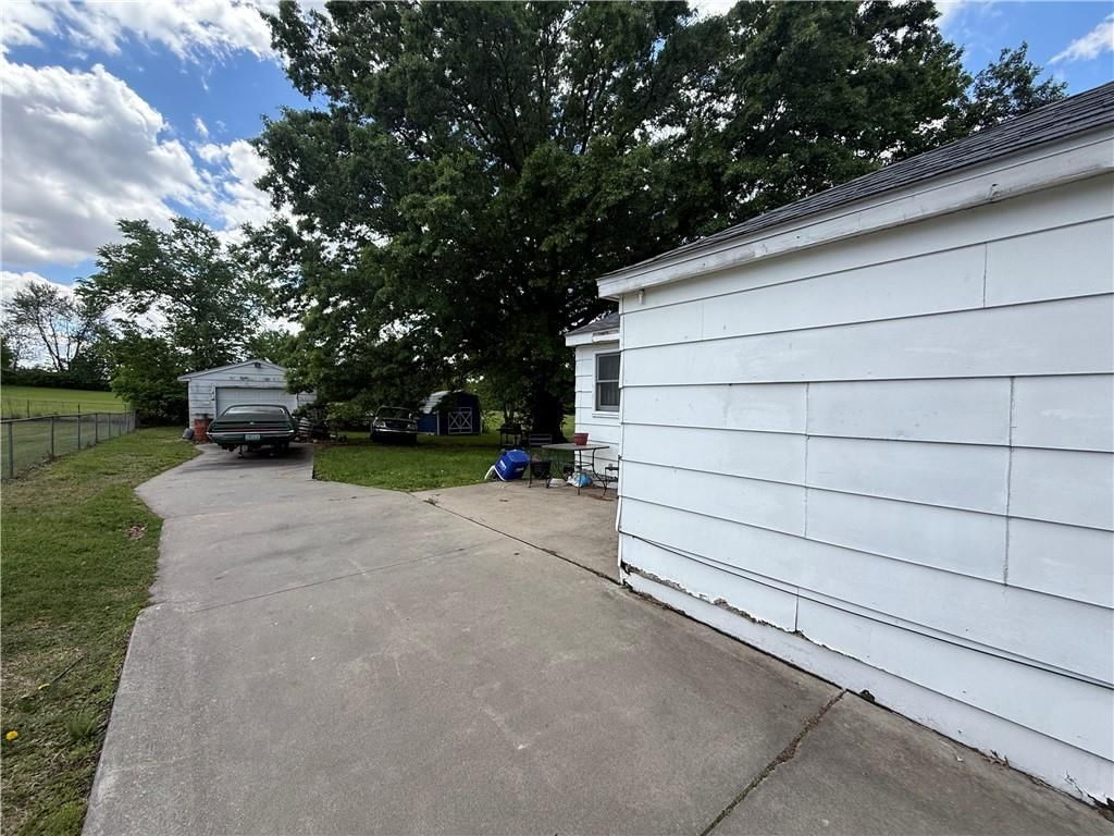 115 E South Street — photo 6