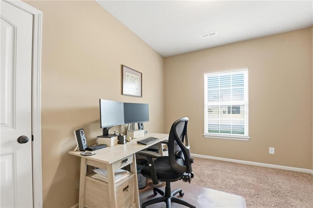 10818 N Oakland Avenue — photo 17