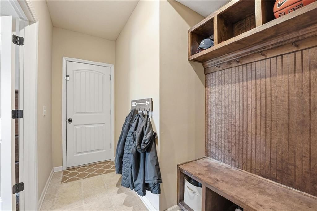 10818 N Oakland Avenue — photo 18