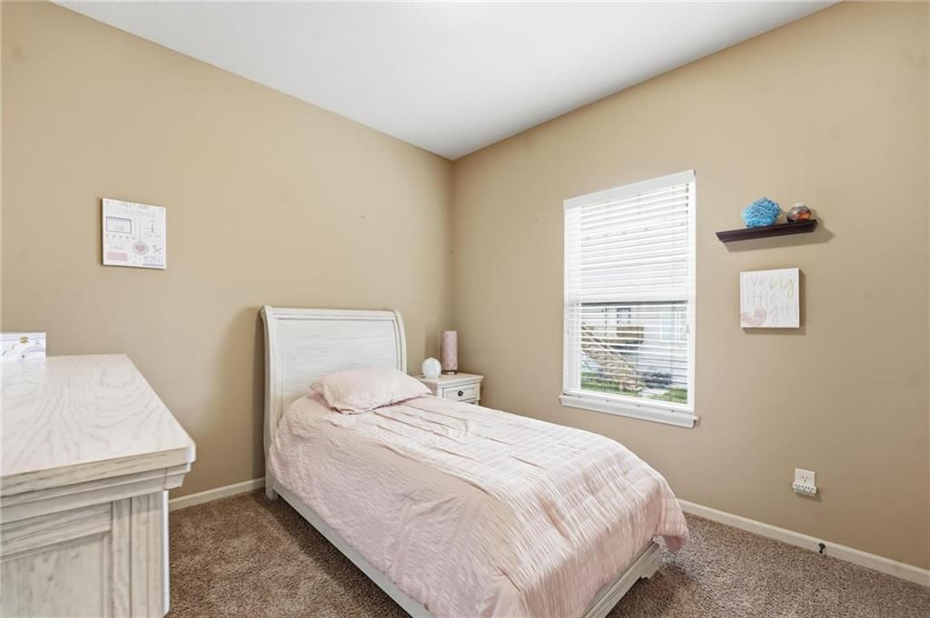 10818 N Oakland Avenue — photo 20
