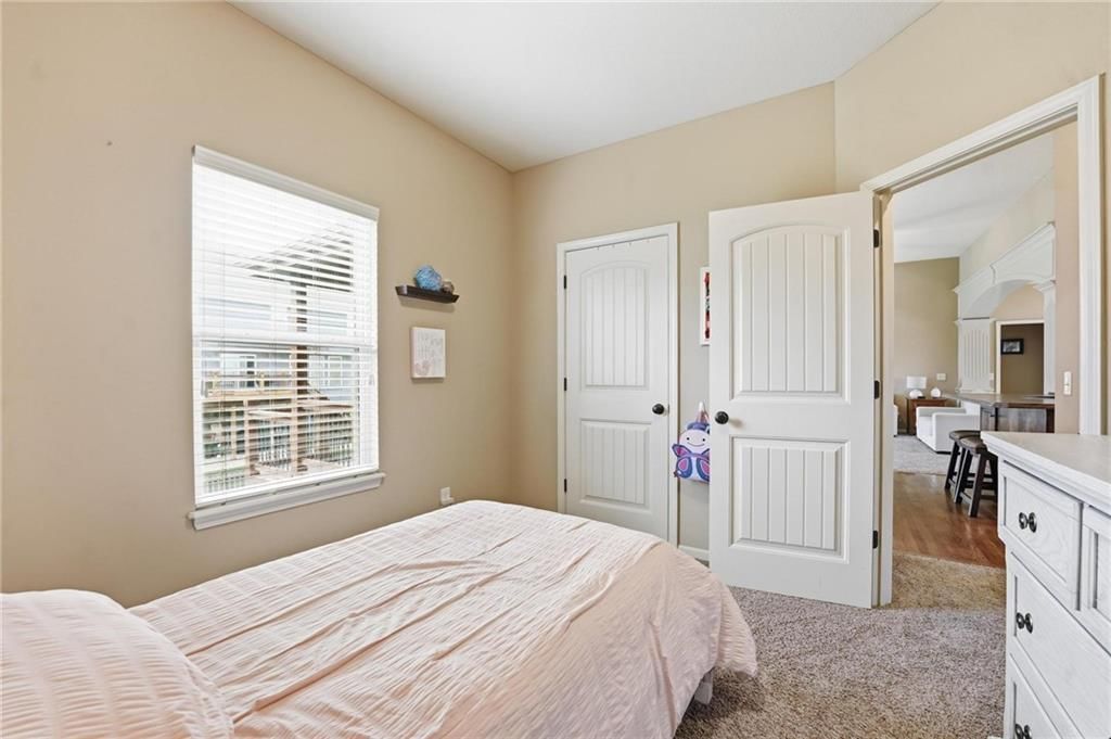 10818 N Oakland Avenue — photo 21