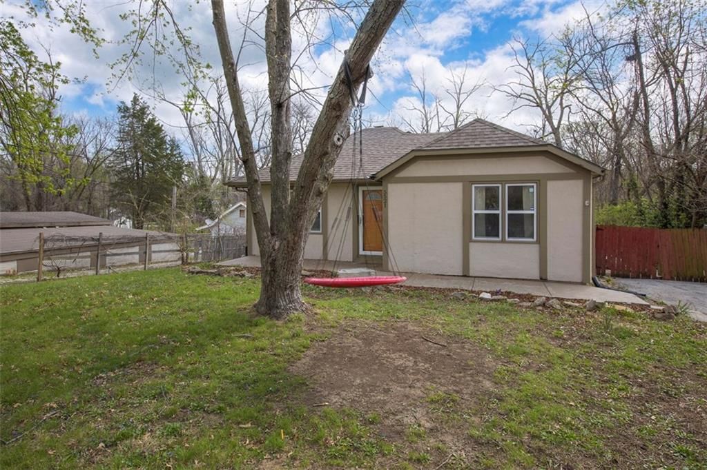 5521 Ash Avenue — photo 3