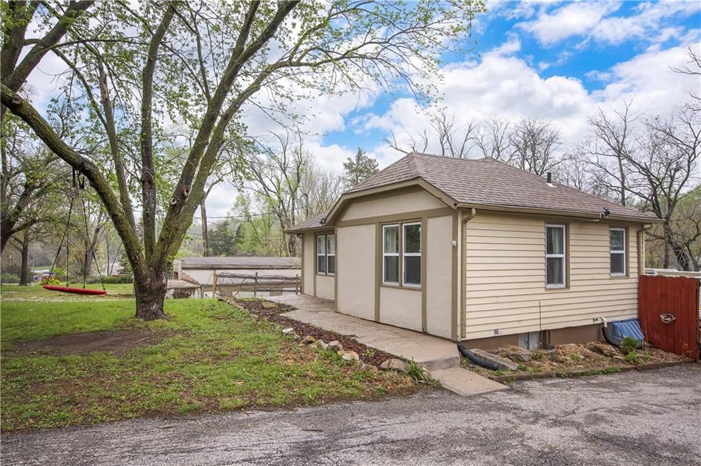 5521 Ash Avenue — photo 4