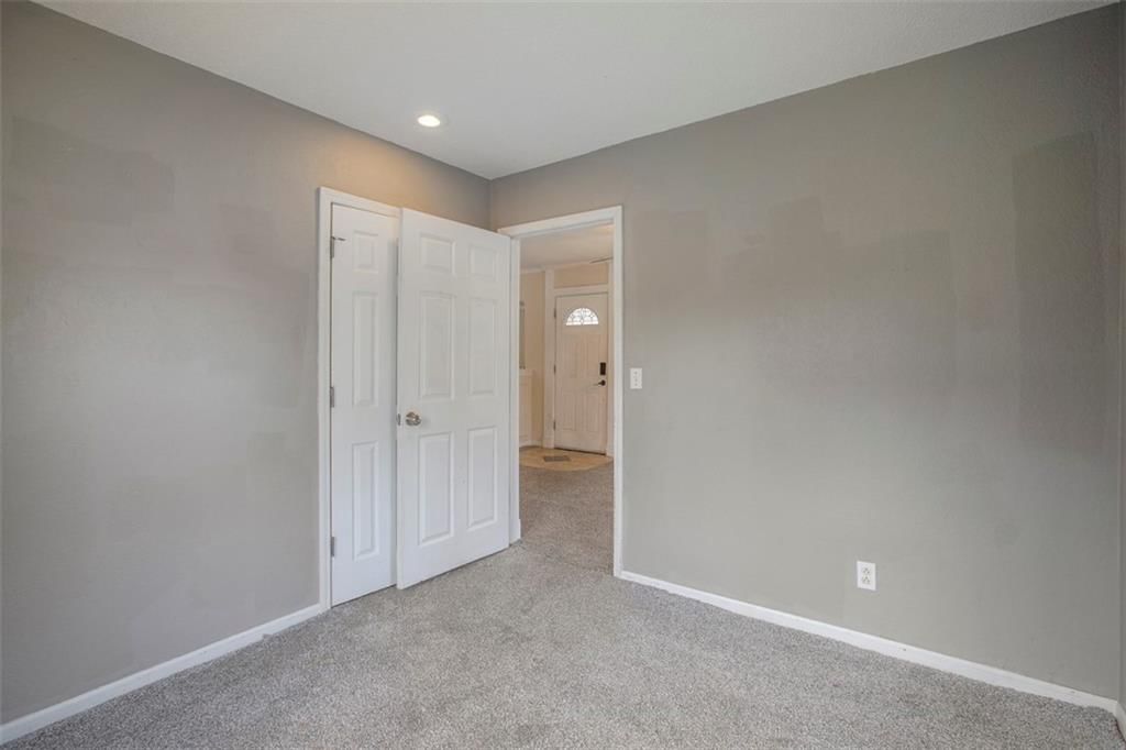 5521 Ash Avenue — photo 9