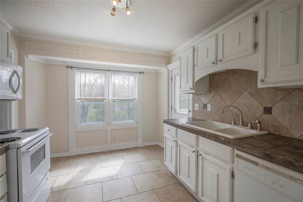 5521 Ash Avenue — photo 10