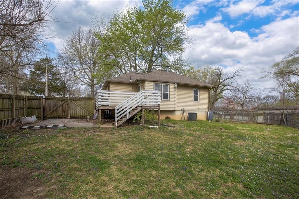 5521 Ash Avenue — photo 26