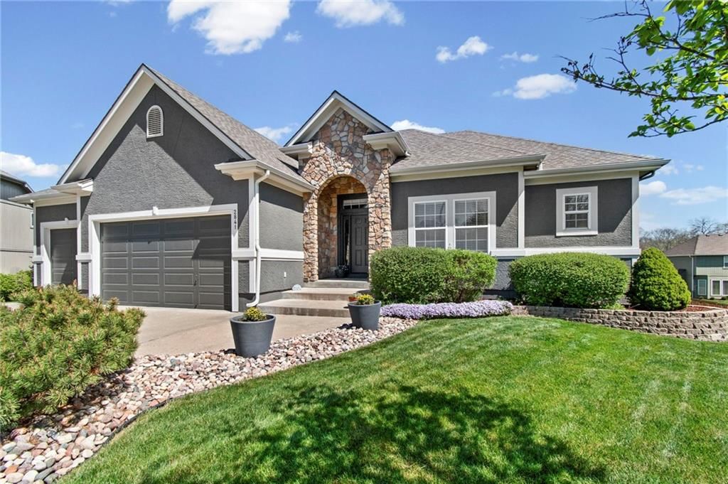 2841 NE Marywood Court — photo 2