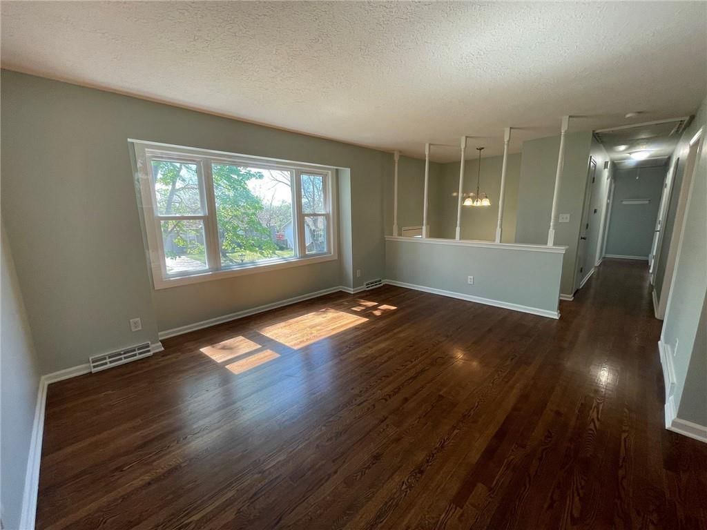 10637 College Avenue — photo 8