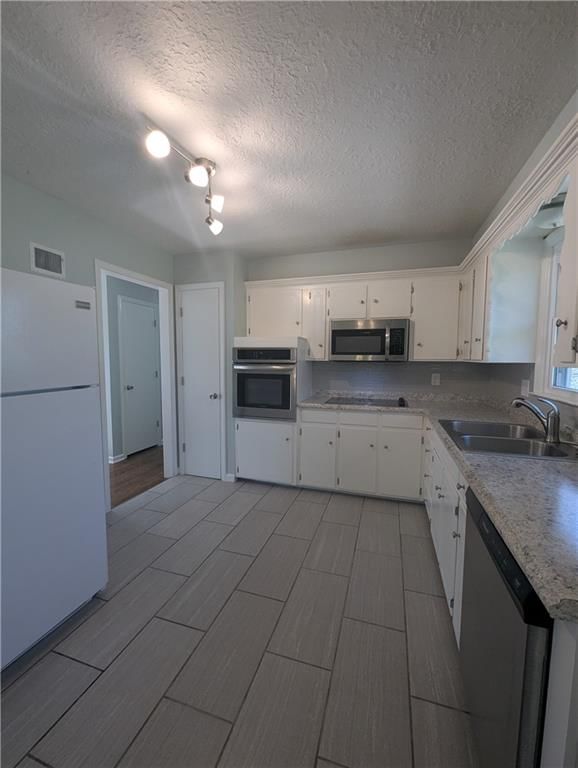 10637 College Avenue — photo 10