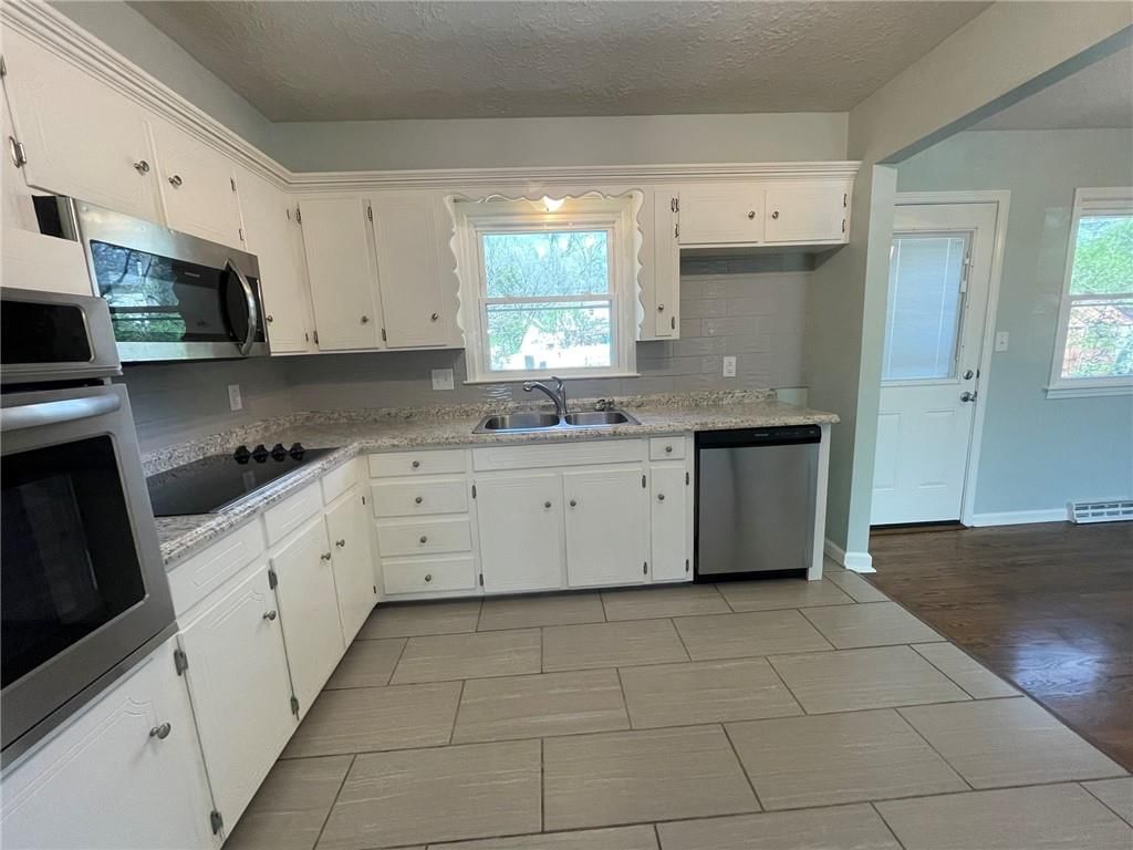 10637 College Avenue — photo 11
