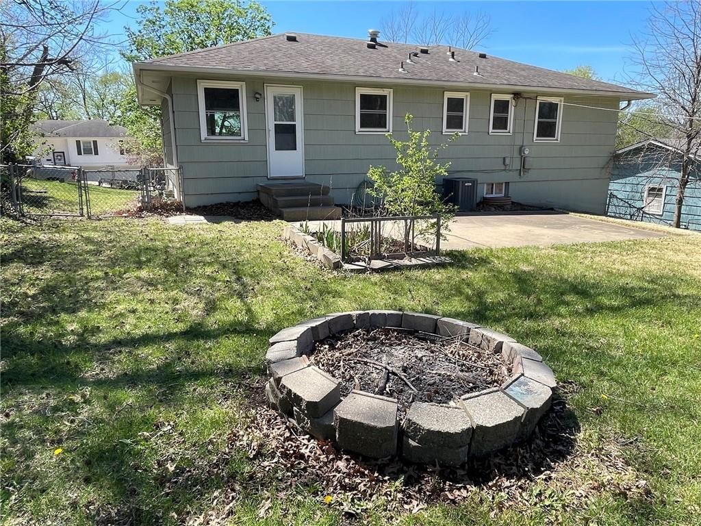 10637 College Avenue — photo 32