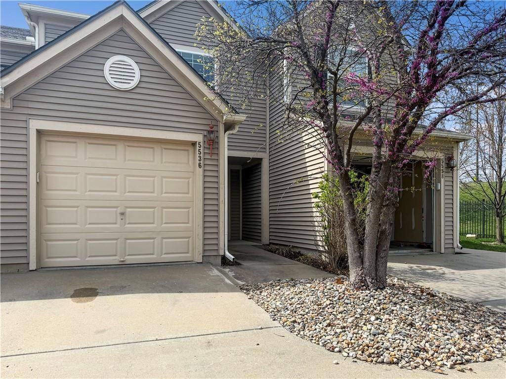 5536 N Fairmount Avenue — photo 1