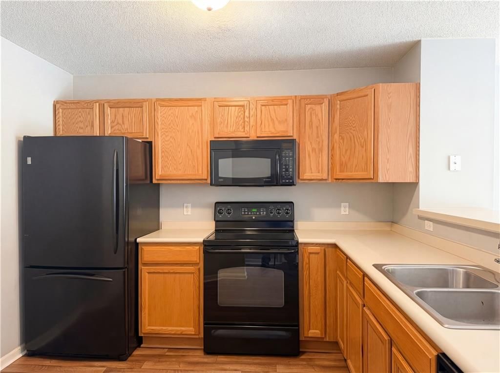 5536 N Fairmount Avenue — photo 2