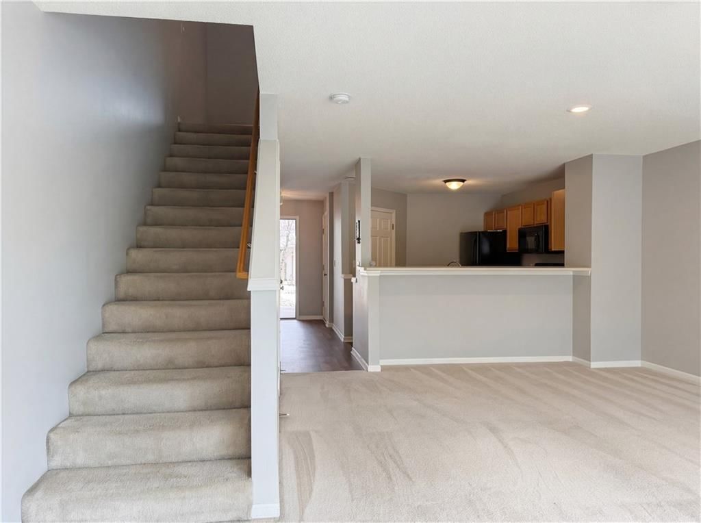 5536 N Fairmount Avenue — photo 9