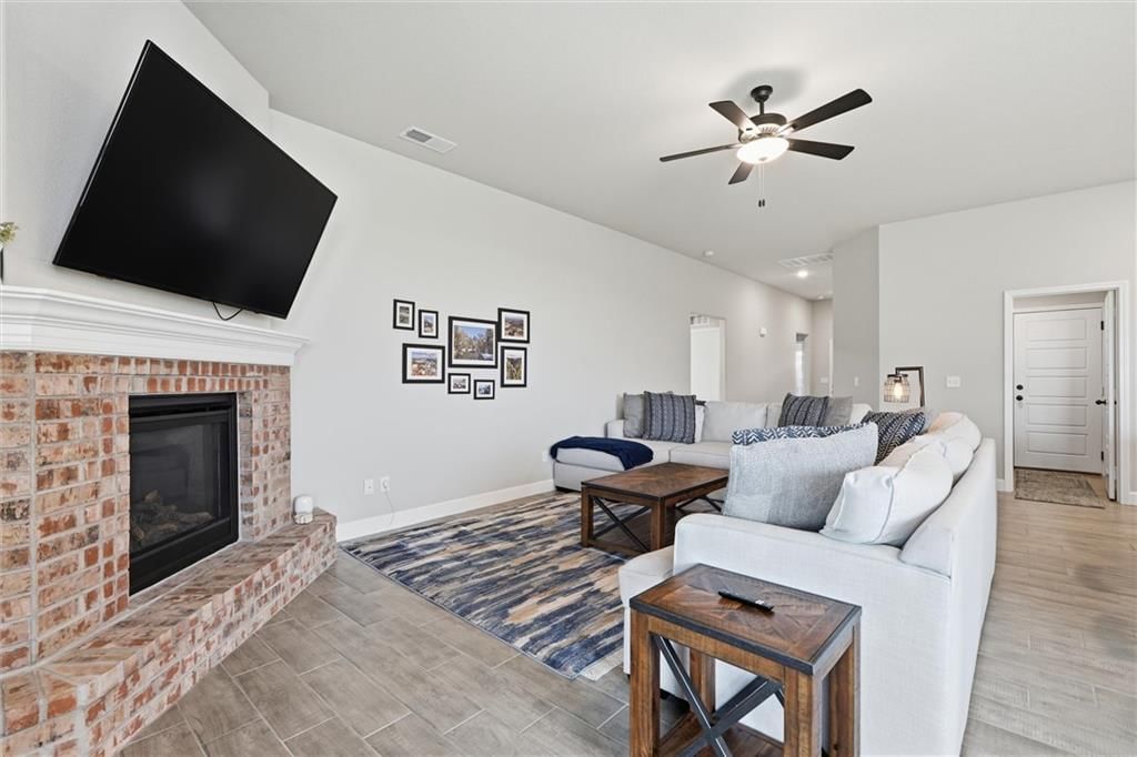 22662 W 89th Street — photo 11