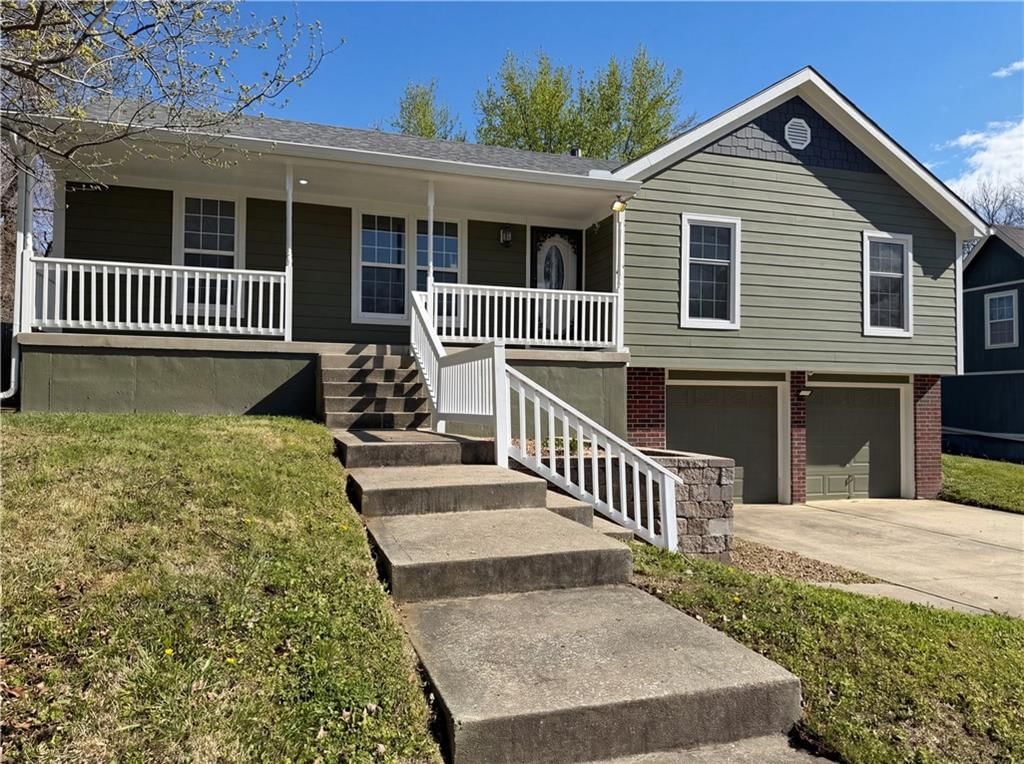 1205 Maple Lane, Pleasant Hill, MO