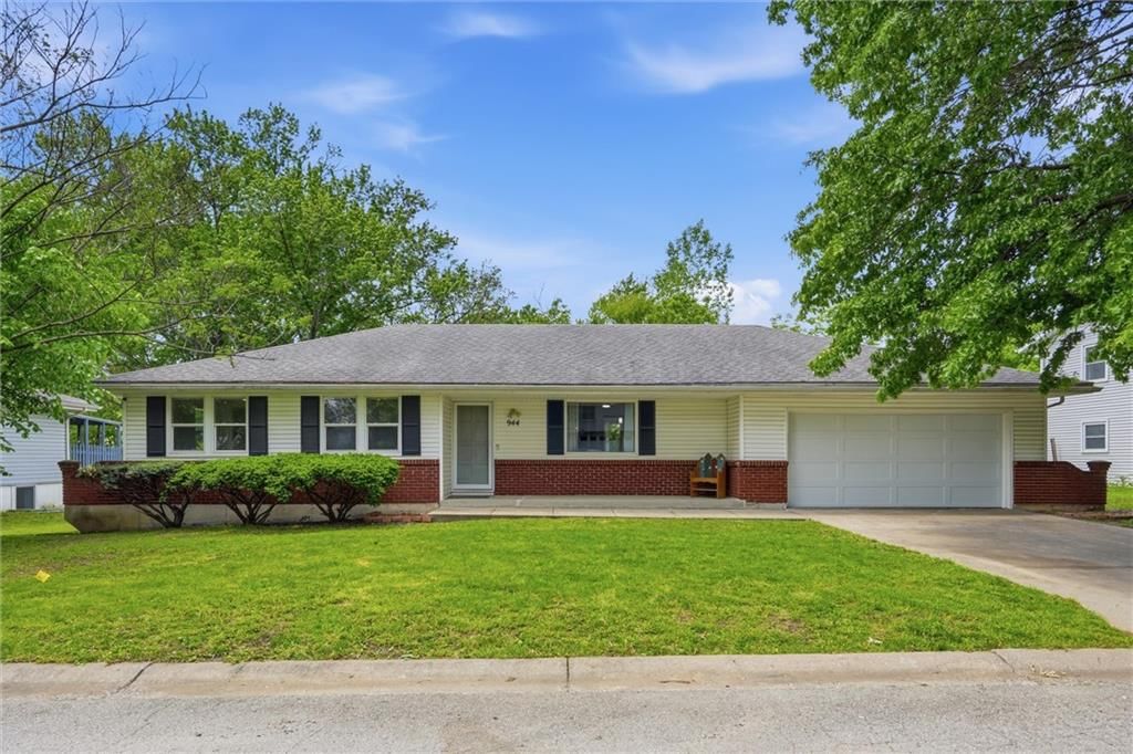 944 Ridge Drive, Warrensburg, MO