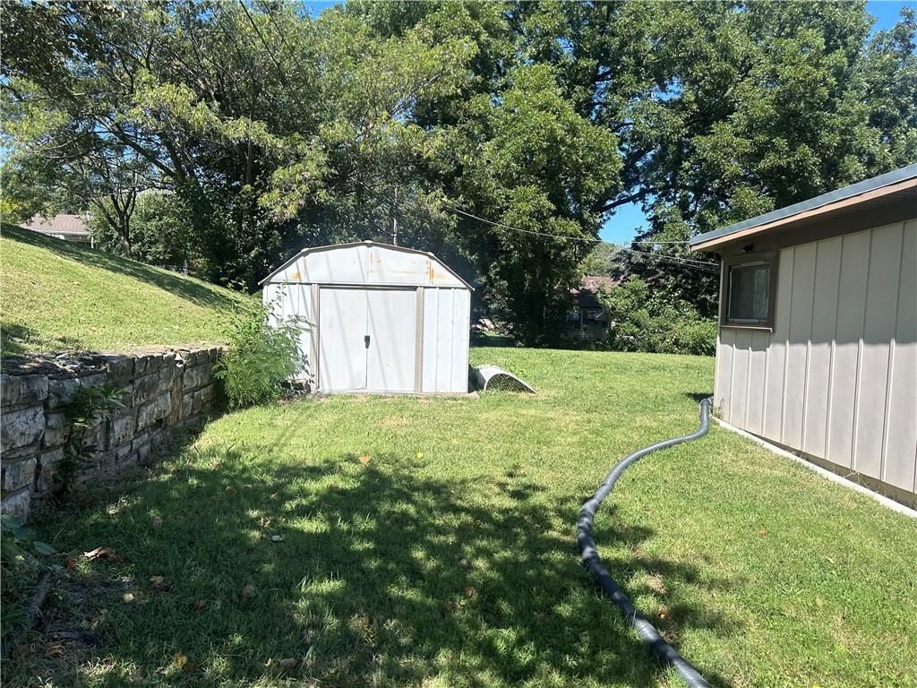 Photo 4 of 18 - 7318 Reynolds Avenue, Kansas City, KS 66111