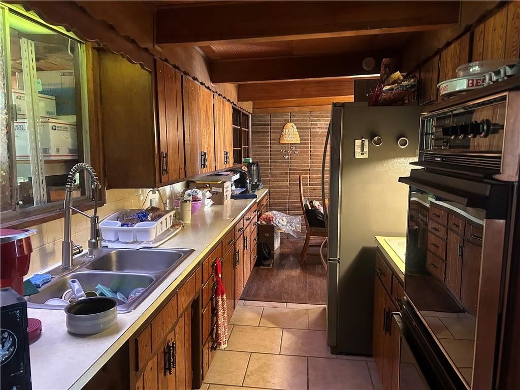 Photo 7 of 18 - 7318 Reynolds Avenue, Kansas City, KS 66111