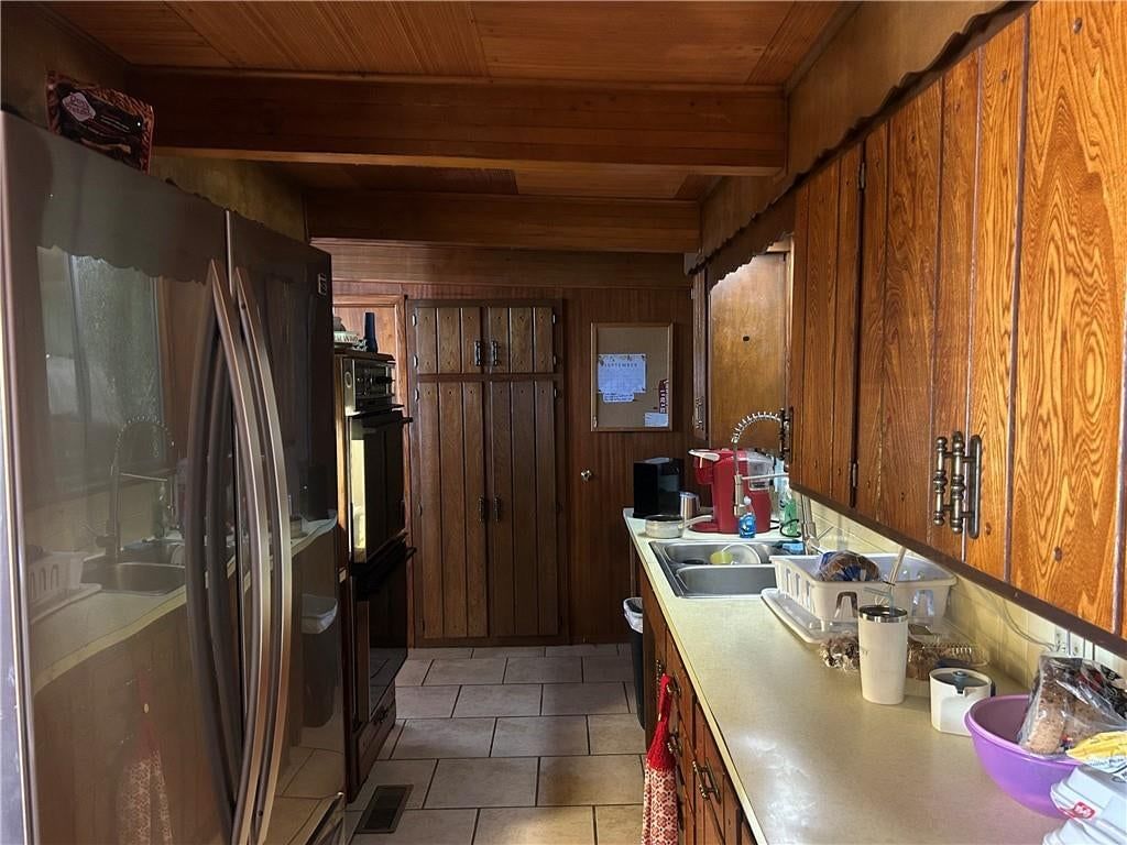 Photo 8 of 18 - 7318 Reynolds Avenue, Kansas City, KS 66111