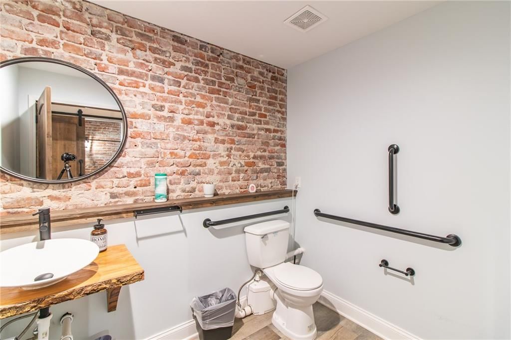 1112 W Main Street — photo 18