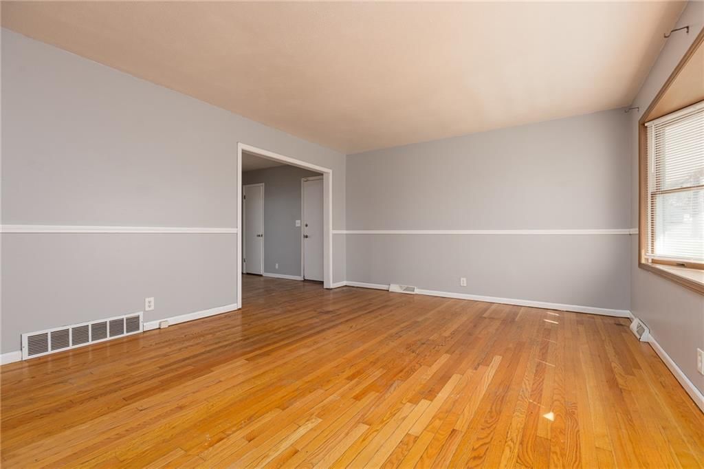 8608 Kentucky Avenue — photo 3