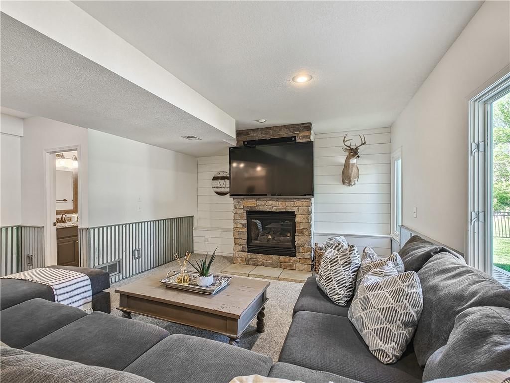 31600 W 115TH Street — photo 48