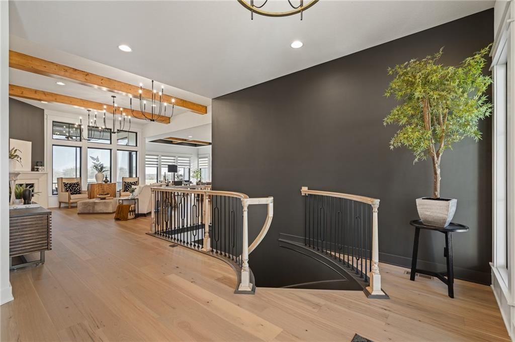 11535 S Sunray Drive, Olathe, KS: listing photo 2