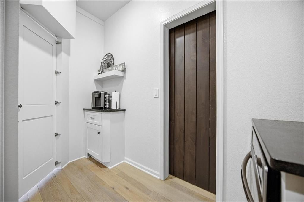 9784 Houston Street — photo 16