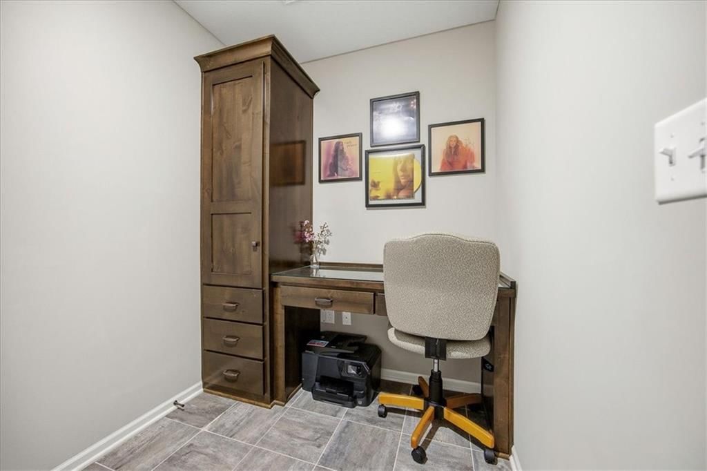 9784 Houston Street — photo 33