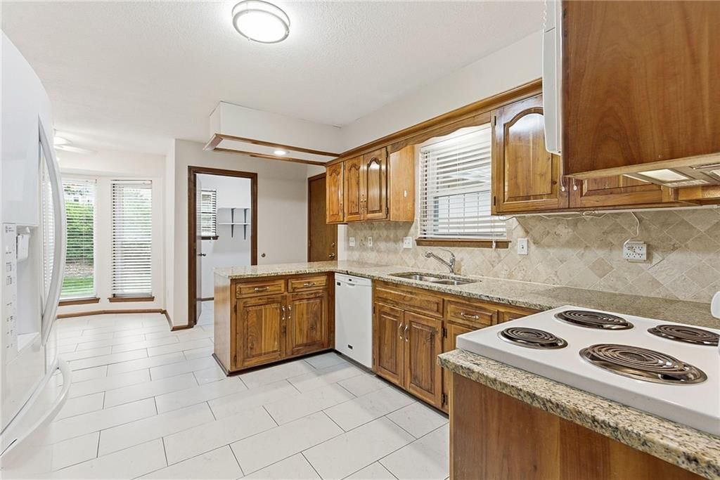 7829 Caenen Street — photo 15