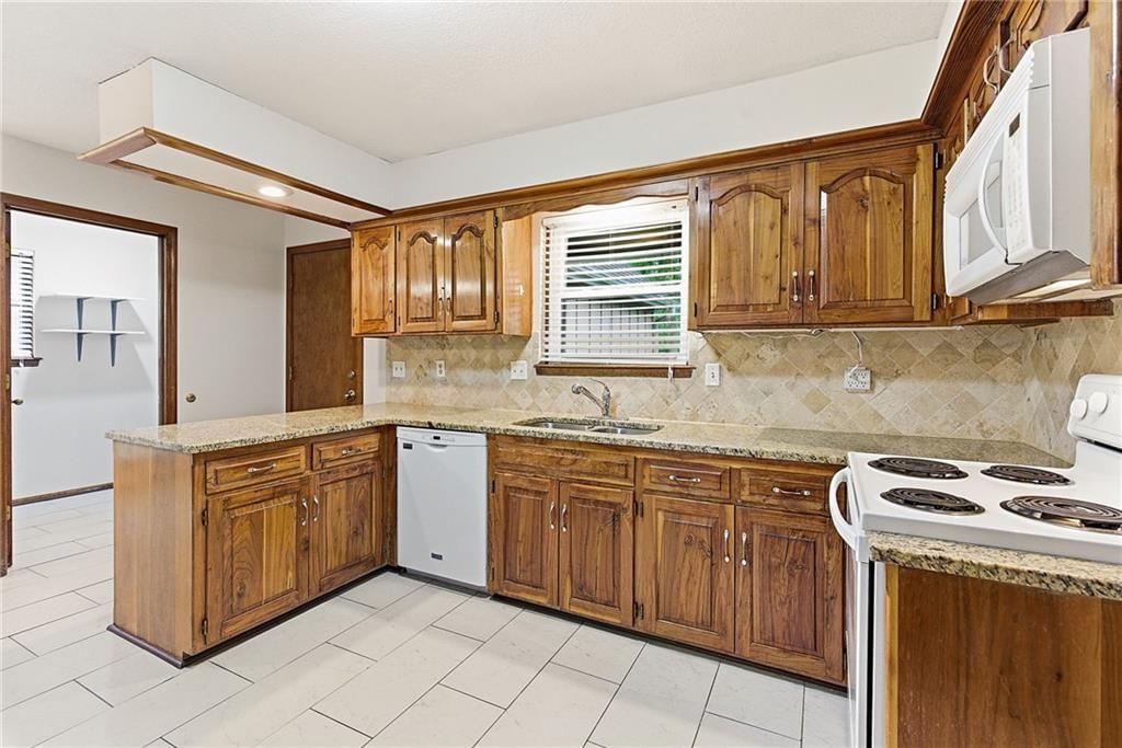 7829 Caenen Street — photo 16