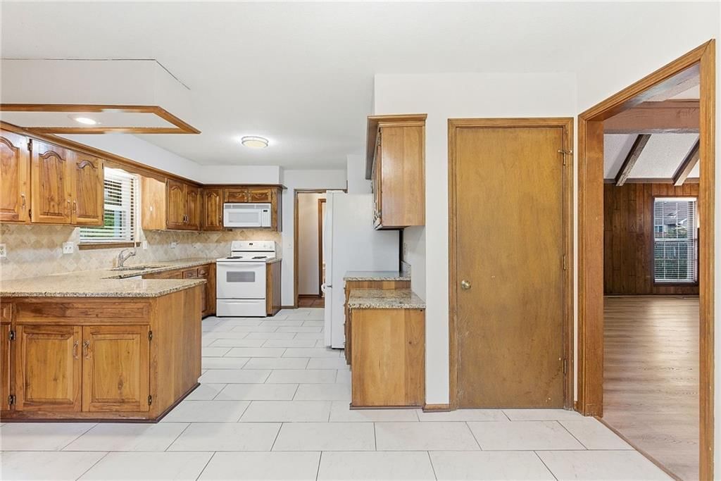 7829 Caenen Street — photo 17