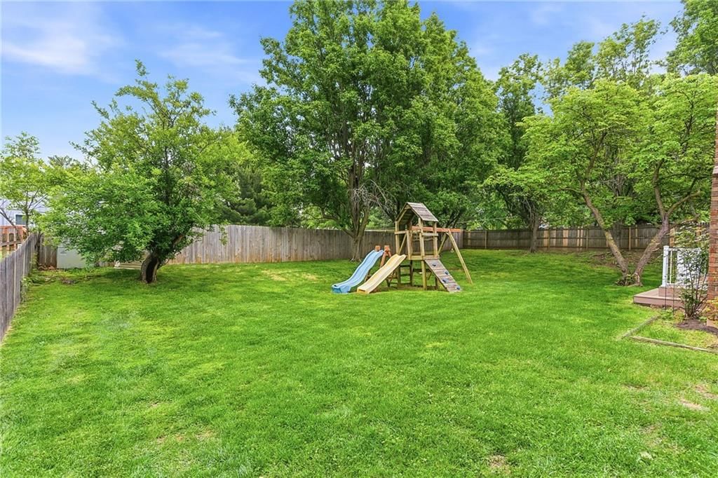 7829 Caenen Street — photo 40
