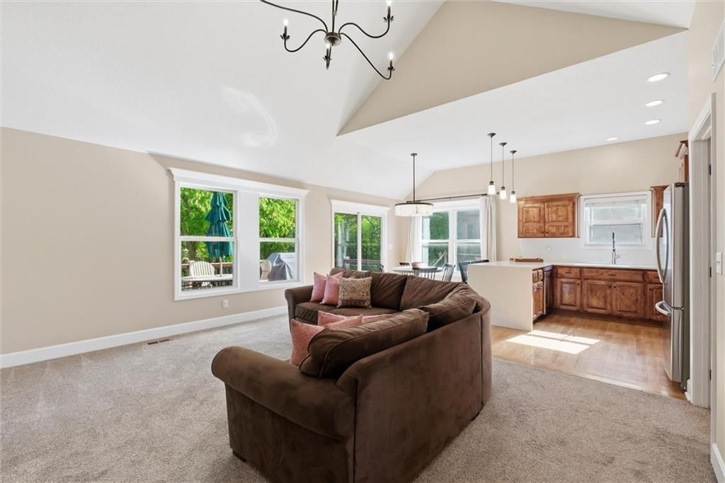 16727 Ruby Way — photo 3
