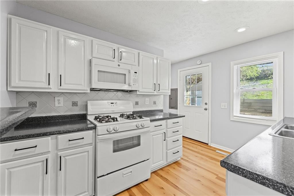 1313 NE 44TH Street — photo 5