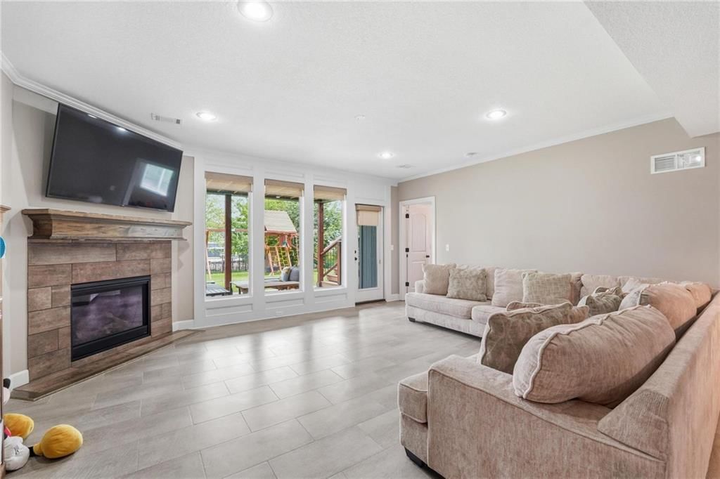 16905 Bradshaw Street — photo 26