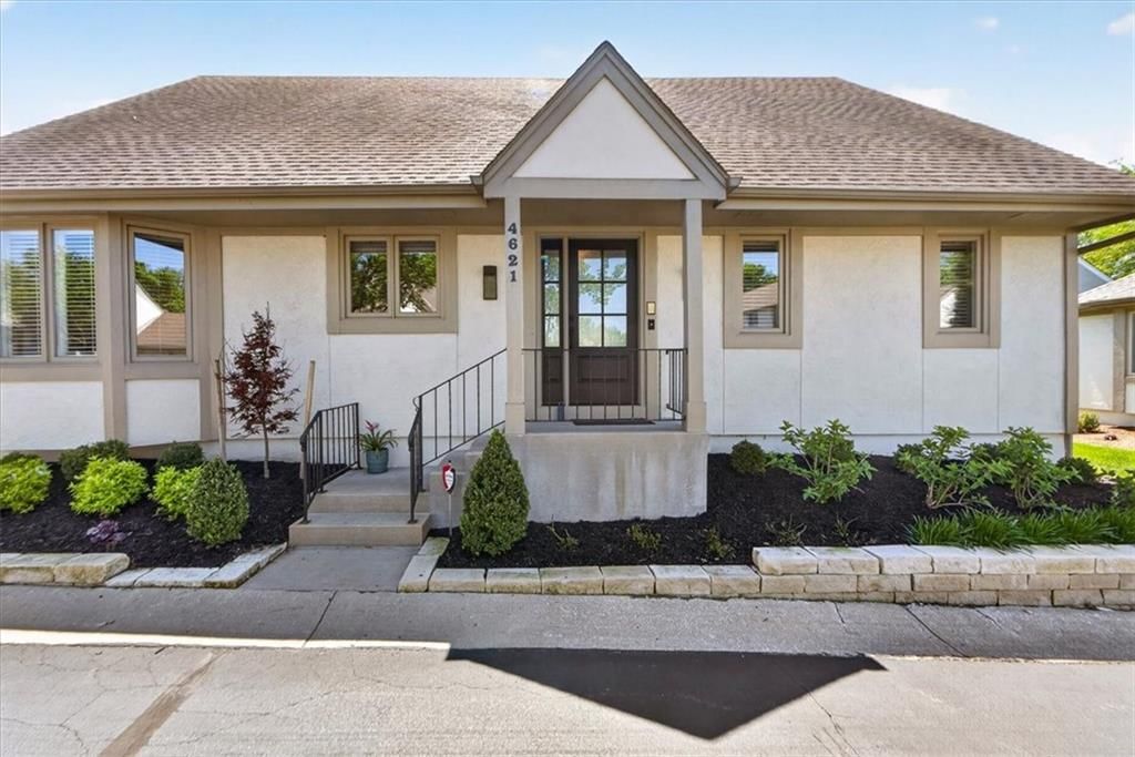 4621 W 89th Street, Prairie Village, KS