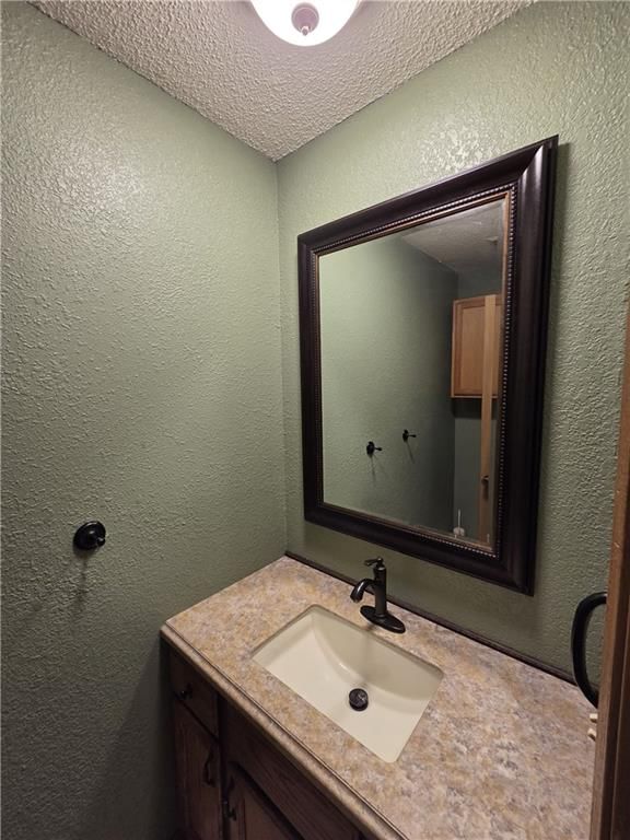7851 FREEMAN Avenue — photo 7